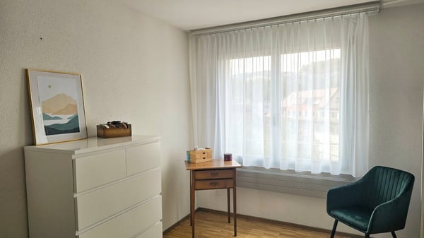 BEFRISTET: 01.12 - 31.03.27: Geräumige 4.5-Zimmer-Wohnung mit Balkon und schöner Aussicht in Luzern 8