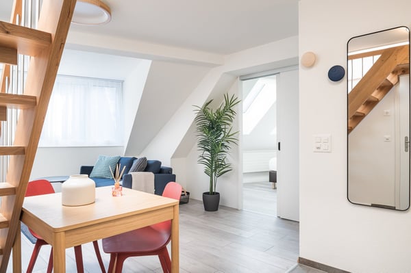 Möbliertes 2.5-Zimmer-Penthouse mit grosser Dachterrasse in Zürich 6