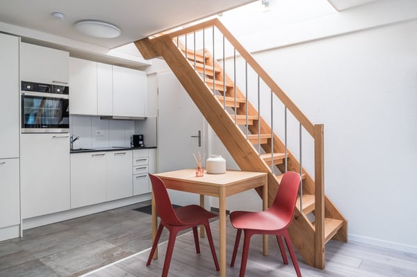 Möbliertes 2.5-Zimmer-Penthouse mit grosser Dachterrasse in Zürich 4