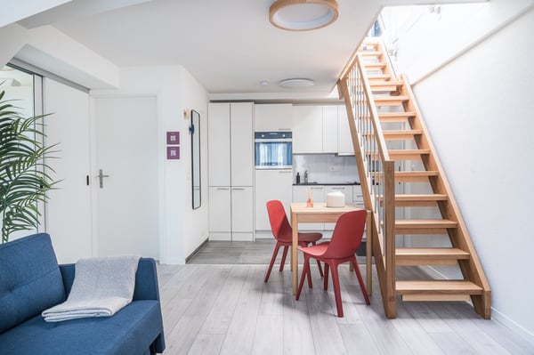 Möbliertes 2.5-Zimmer-Penthouse mit grosser Dachterrasse in Zürich 2