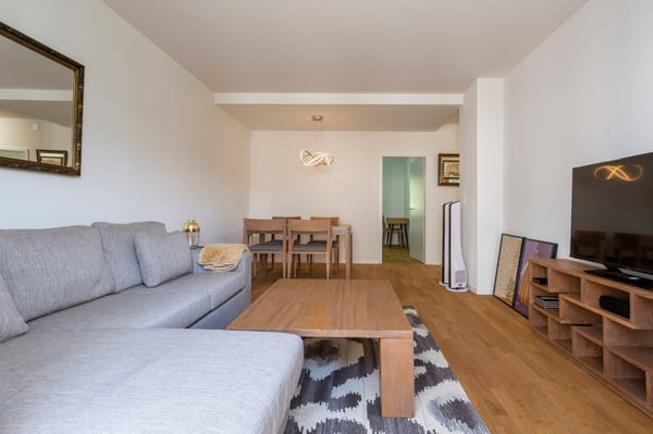 Möblierte 3.5-Zimmer-Wohnung mit Balkon an der Elisabethenstrasse, Zürich 12