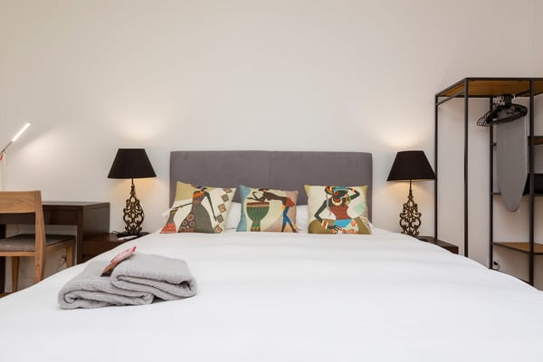 Möblierte 3.5-Zimmer-Wohnung mit Balkon an der Elisabethenstrasse, Zürich 2