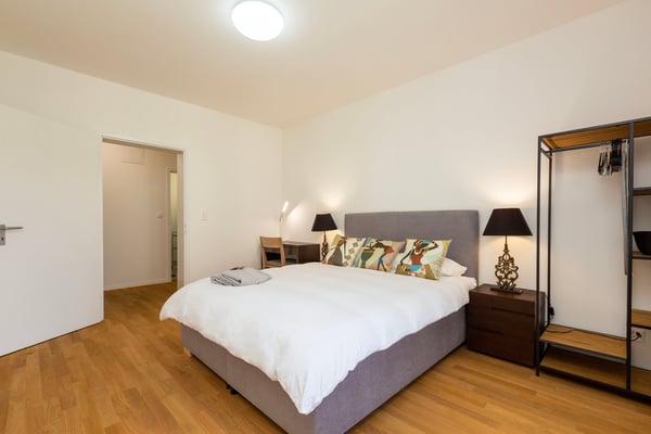 Möblierte 3.5-Zimmer-Wohnung mit Balkon an der Elisabethenstrasse, Zürich 3