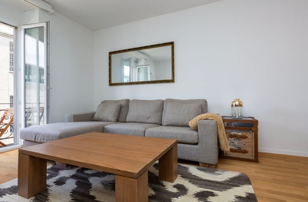 Möblierte 3.5-Zimmer-Wohnung mit Balkon an der Elisabethenstrasse, Zürich 15