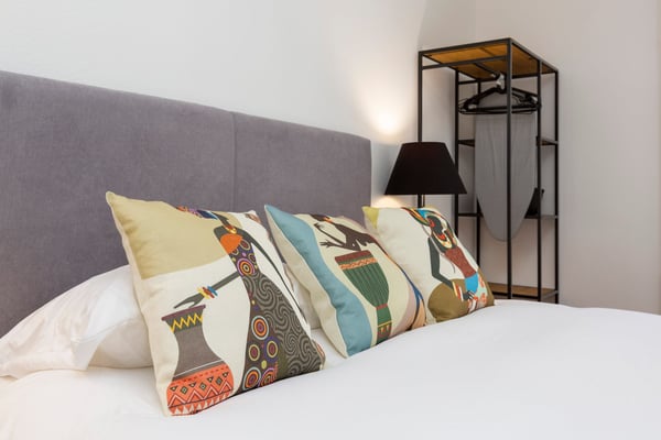 Möblierte 3.5-Zimmer-Wohnung mit Balkon an der Elisabethenstrasse, Zürich 4