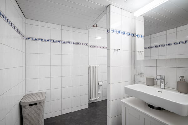 Furnished 3.5-Room Apartment in Basel – Central Location 13