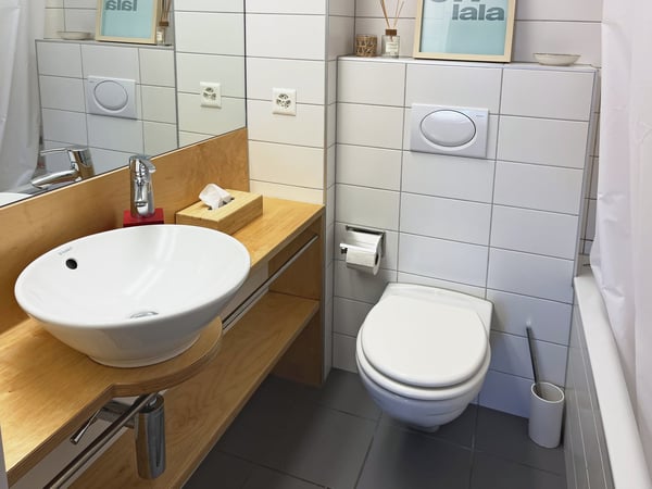 BEFRISTET: 01.12.26 - 30.04.27: Charmante 4.5-Zimmer-Dachwohnung mit sonnigen Balkonen in Luzern 12