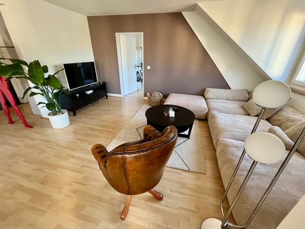 BEFRISTET: 01.12.26 - 30.04.27: Charmante 4.5-Zimmer-Dachwohnung mit sonnigen Balkonen in Luzern 3
