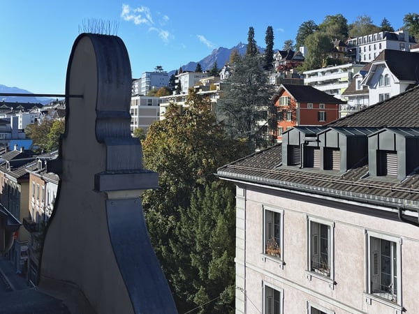 BEFRISTET: 01.12.26 - 30.04.27: Charmante 4.5-Zimmer-Dachwohnung mit sonnigen Balkonen in Luzern 9