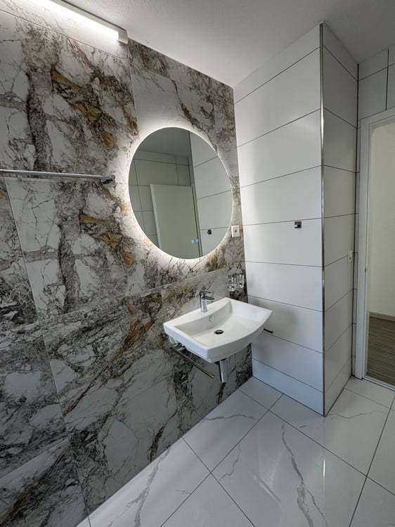 Zu vermieten 1. Zimmer-Wohnung komplett renoviert in Biel ca 130m2 10