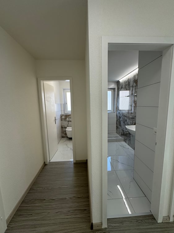 Zu vermieten 1. Zimmer-Wohnung komplett renoviert in Biel ca 130m2 8