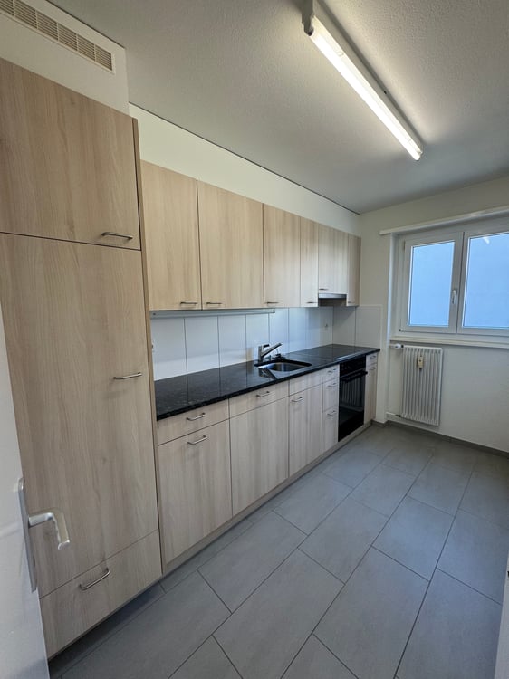 Zu vermieten 1.5-Zimmer-Wohnung komplett renoviert in Biel ca 100m2 19