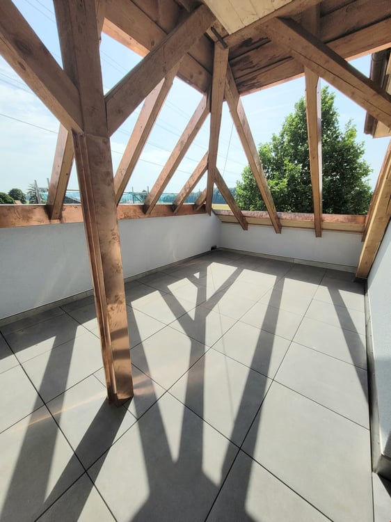Grosse und helle 4.5-Zimmerwohnung mit Dachterrasse 5