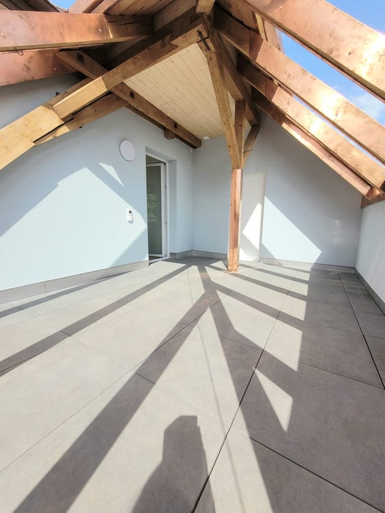 Grosse und helle 4.5-Zimmerwohnung mit Dachterrasse 4