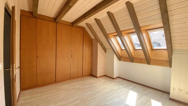 Charmante Dachwohnung mit Cheminée und Galerie – im Herzen von Dietikon 12