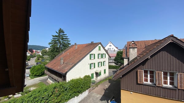 Charmante Dachwohnung mit Cheminée und Galerie – im Herzen von Dietikon 1