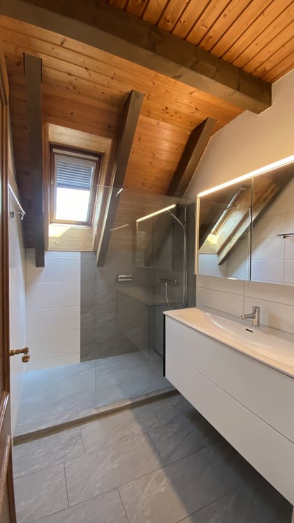 Charmante Dachwohnung mit Cheminée und Galerie – im Herzen von Dietikon 9