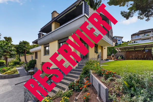 RESERVIERT: Doppel‑Einfamilienhaus mit Charme und Potenzial