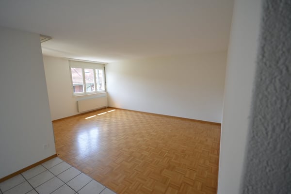 Gemütliche 2.5-Zimmer-Wohnung im Erdgeschoss mit Gartenistzplatz – sofort verfügbar! 2