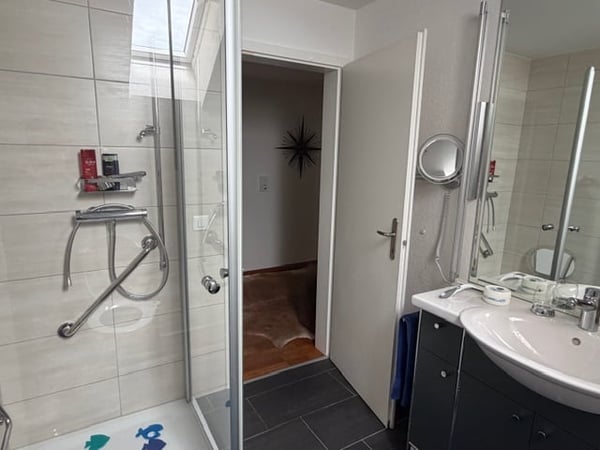 Luxuriöse 5-Zimmer-Wohnung in grüner Umgebung in Bern 15