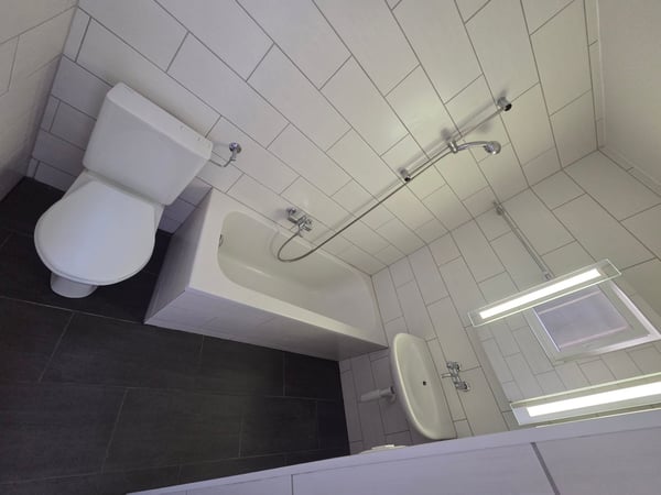 Gemütliche 3-Zimmer-Wohnung mit Balkon in Büren an der Aare – ab sofort verfügbar! 2