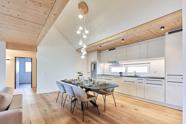 Letzte Chance: Exklusive 7.5-Zimmer-Wohnung mit Galerie und Lift in Oberbipp 2