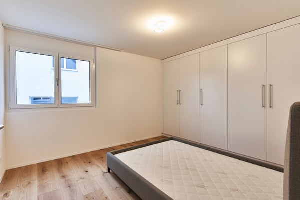 Letzte Obergeschosswohnung mit direktem Liftzugang & Einbauschränken 16