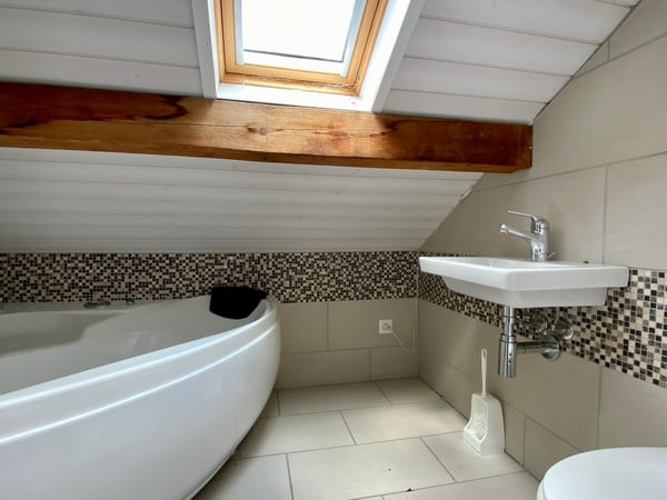 Grosszügige 6-Zimmer-Wohnung mit Garten und Balkon in Melchnau 10