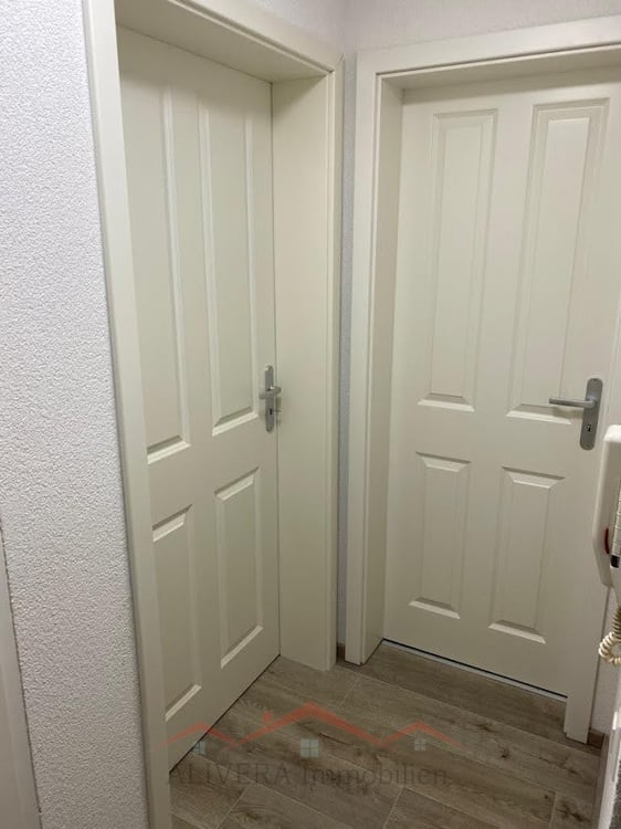 Attraktive Renditeimmobilie: Modernisiertes Mehrfamilienhaus mit 4 Woh 10