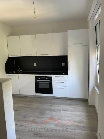 Attraktive Renditeimmobilie: Modernisiertes Mehrfamilienhaus mit 4 Woh 5