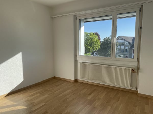 Frisch sanierte 3.5-Zimmerwohnung in Münchenbuchsee 2