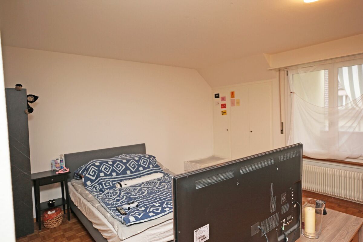 Teilsanierte 1.5-Zimmer-Dachwohnung