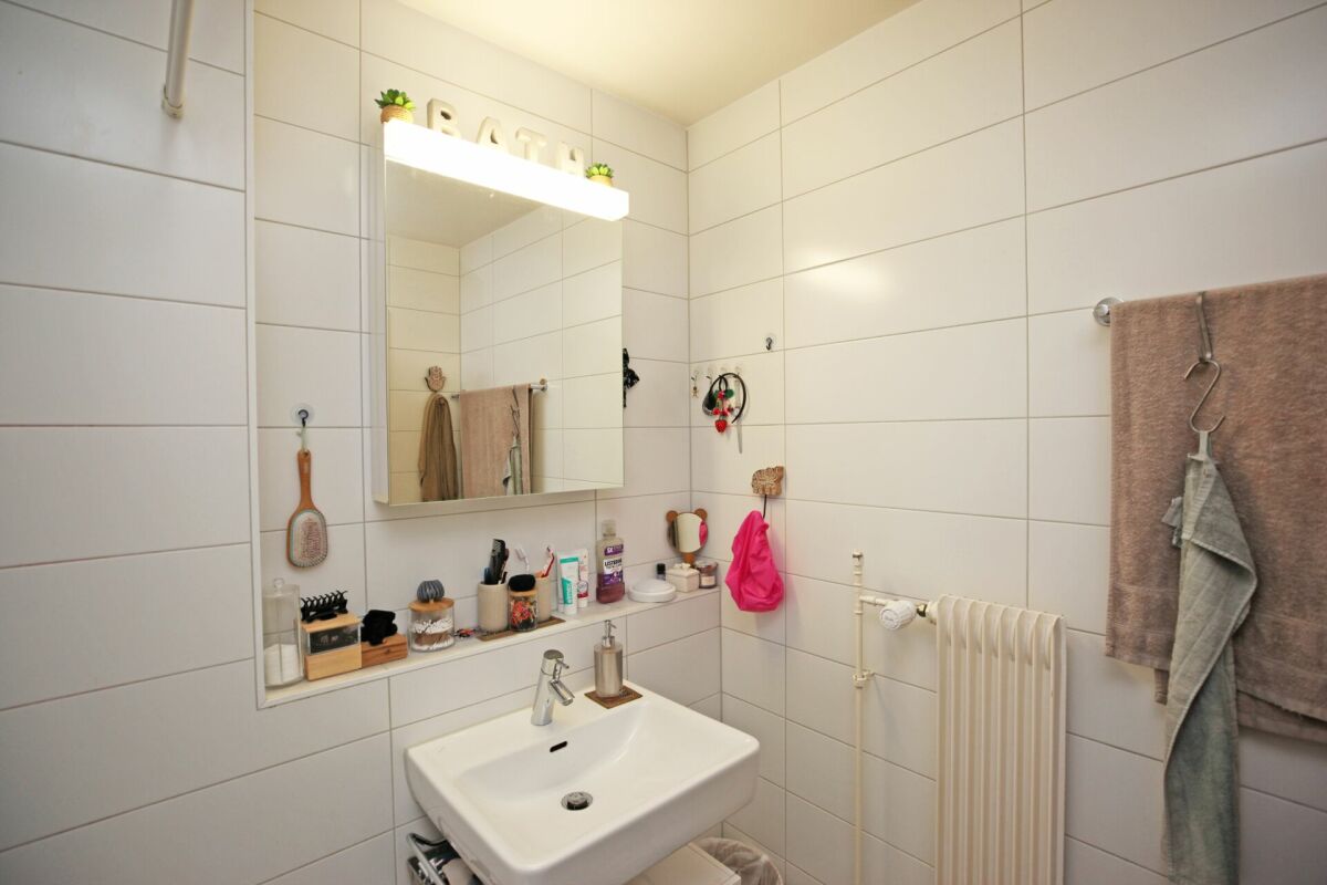 Teilsanierte 1.5-Zimmer-Dachwohnung