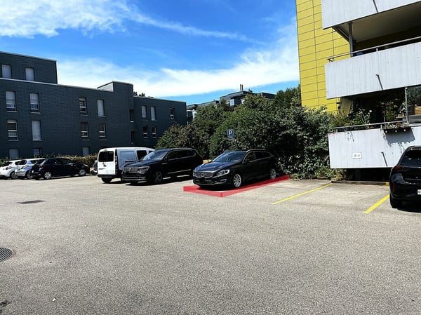 Aussenparkplatz in Münchenbuchsee 3