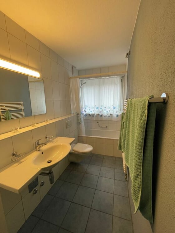 Untermiete: 3.5-Zimmer-Wohnung, Hochparterre 2
