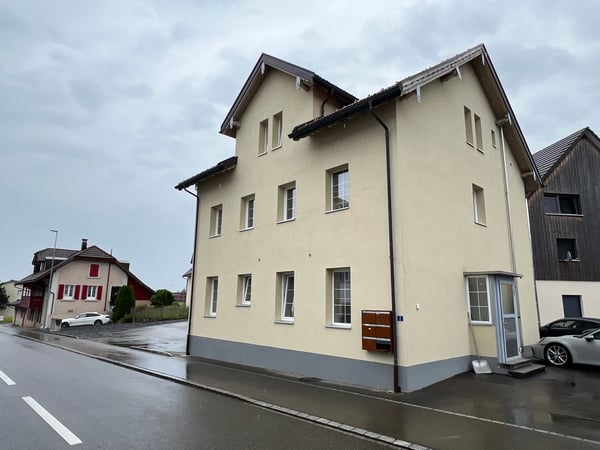 Vielseitiges Mehrfamilienhaus in Riedt bei Erlen – Gute Rendite und Potenzial an zentraler Lage 2