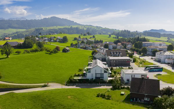 Natur und Lifestyle: 1.5-Zimmer-Luxury-Apartment mit Aussen-Pool und Bergsicht 3