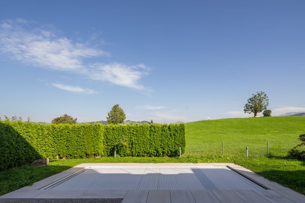 Natur und Lifestyle: 1.5-Zimmer-Luxury-Apartment mit Aussen-Pool und Bergsicht 17