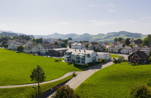 Natur und Lifestyle: 1.5-Zimmer-Luxury-Apartment mit Aussen-Pool und Bergsicht 1