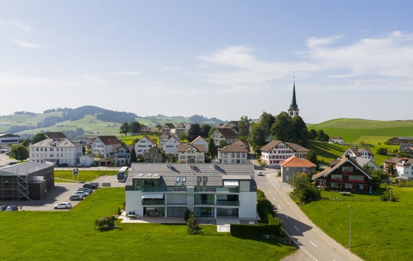 Natur und Lifestyle: 1.5-Zimmer-Luxury-Apartment mit Aussen-Pool und Bergsicht 2