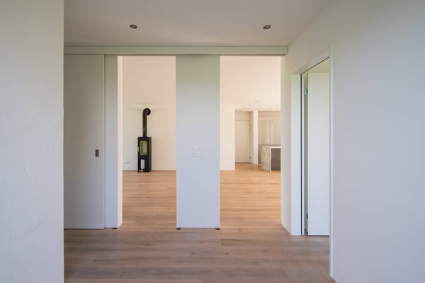 Natur und Lifestyle: 1.5-Zimmer-Luxury-Apartment mit Aussen-Pool und Bergsicht 10