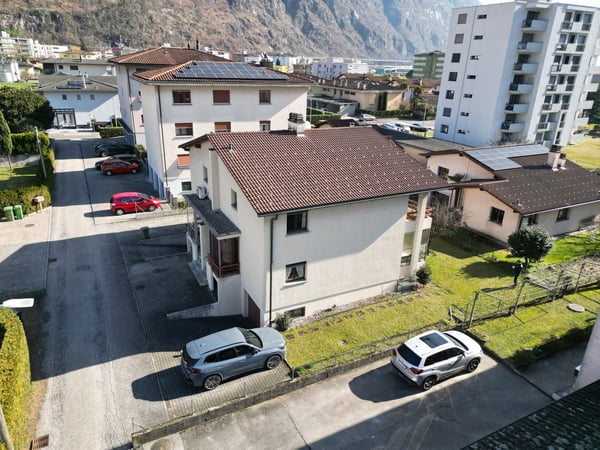Villetta libera tre lati con terreno a Biasca 12
