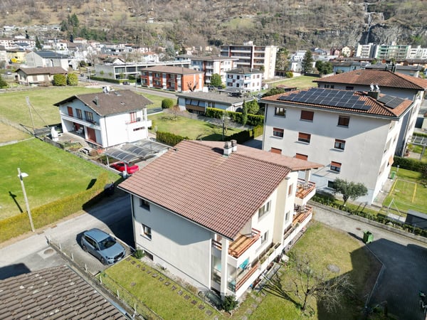 Villetta libera tre lati con terreno a Biasca