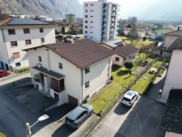 Villetta libera tre lati con terreno a Biasca 11