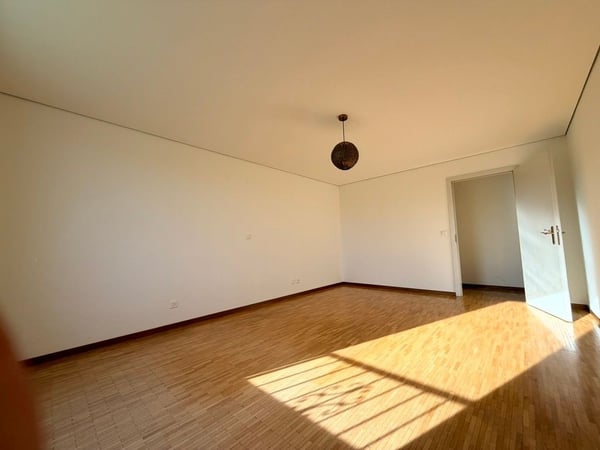 LIBRE DE SUITE Villa de 190 m2 + grand dépôt de 151 m2 13