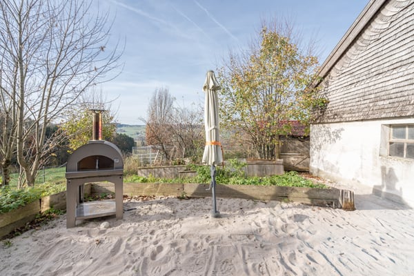 Ferme Fribourgeoise Authentique avec Terrain de 1’602 m² 12
