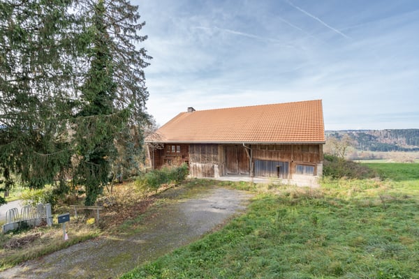 Ferme Fribourgeoise Authentique avec Terrain de 1’602 m² 1