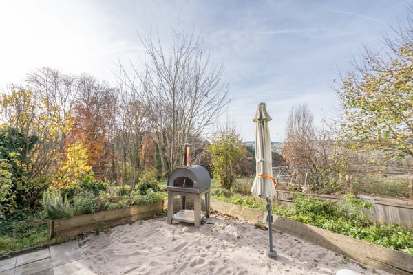 Ferme Fribourgeoise Authentique avec Terrain de 1’602 m² 2