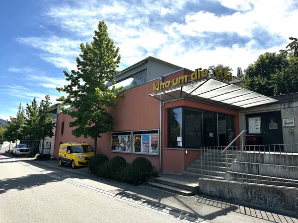 Einstellhallenplatz in am Bahnhof Belp! 1