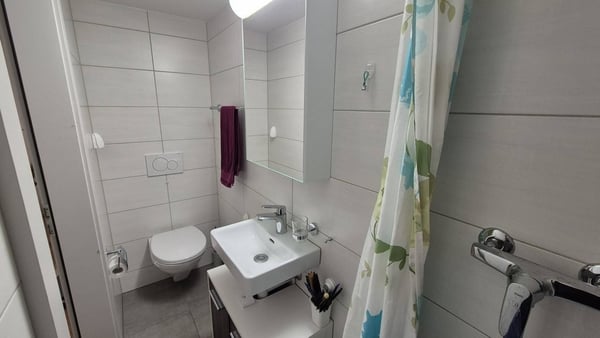 Sanierte, helle Wohnung an top Lage! 7